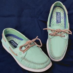 WMN'S SZ 6.5 MINT GREEN LEATHER SPERRY TOP-SIDERS